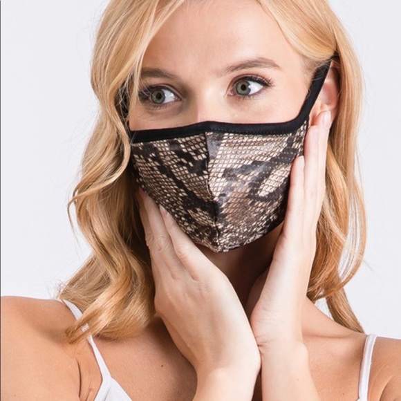 🔴 3 for $12🔴Don’t be a Snake•Chic Face Mask - Picture 1 of 2